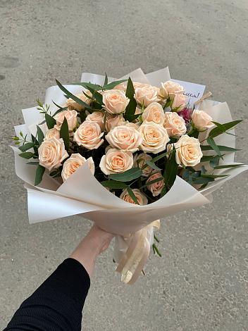 Букет Кремовые розы Латте в Крупце